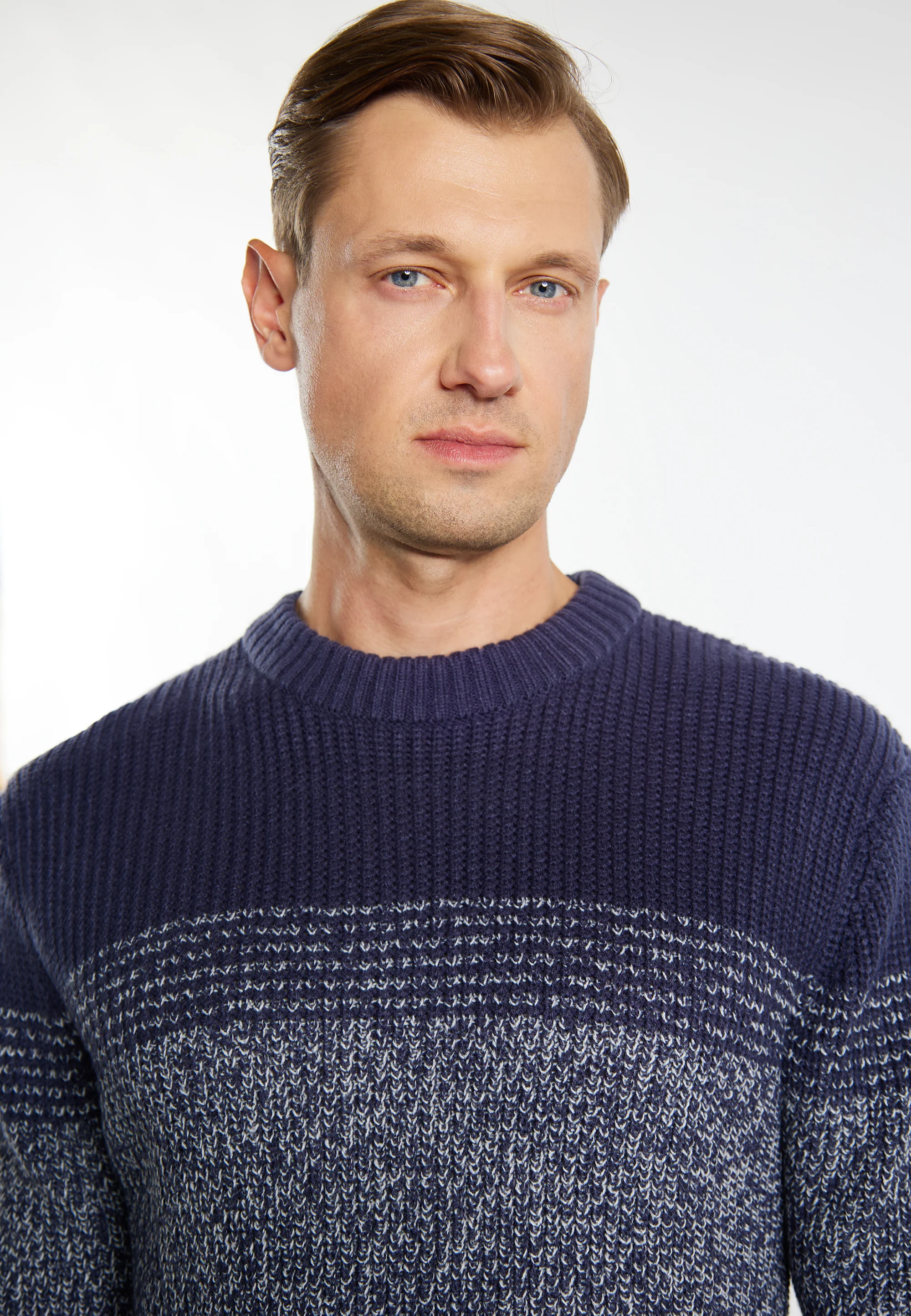 ICEBOUND Men's Sweater - Image 10