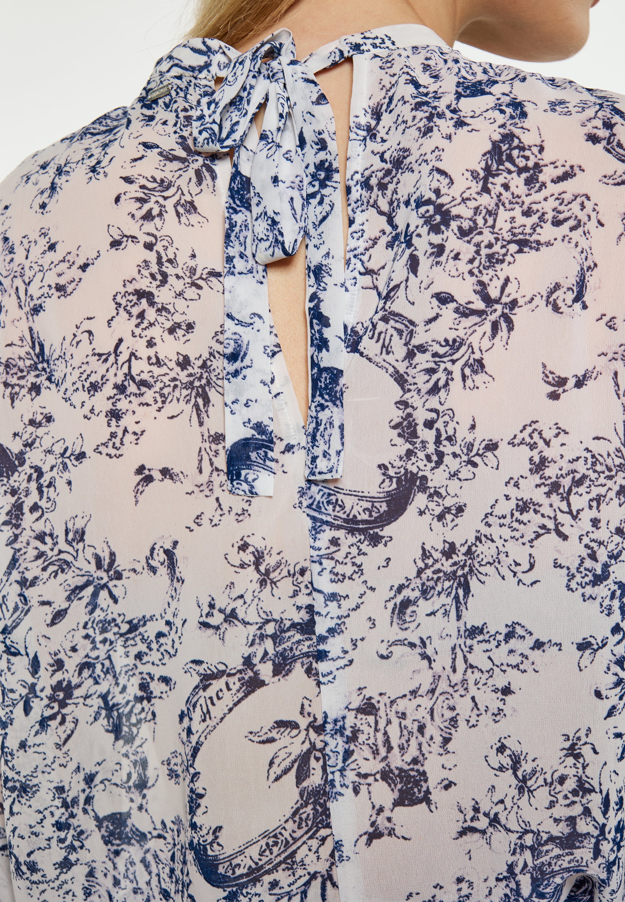 DreiMaster Klassik Women's Blouse - Image 10