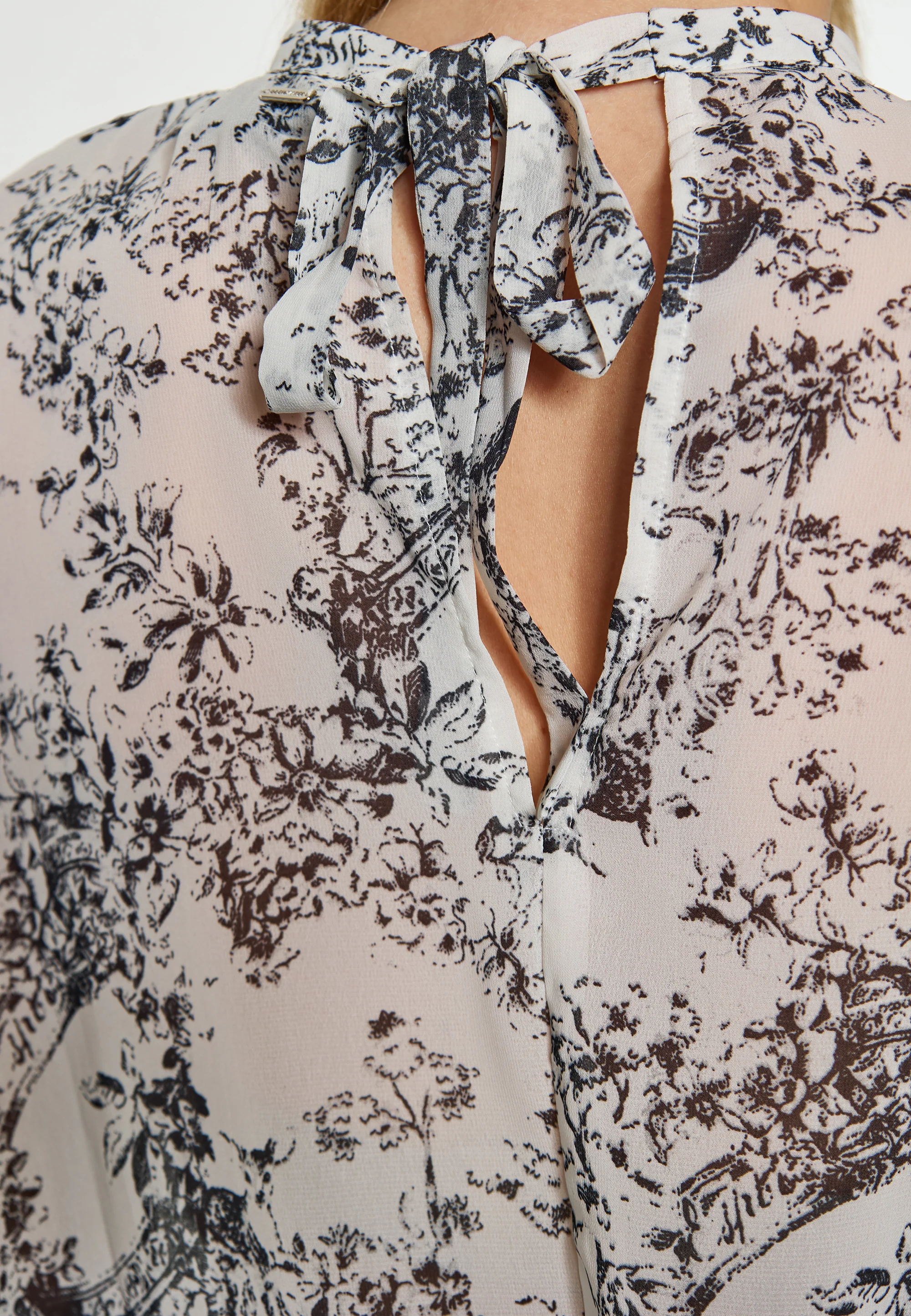 DreiMaster Klassik Women's Blouse - Image 5