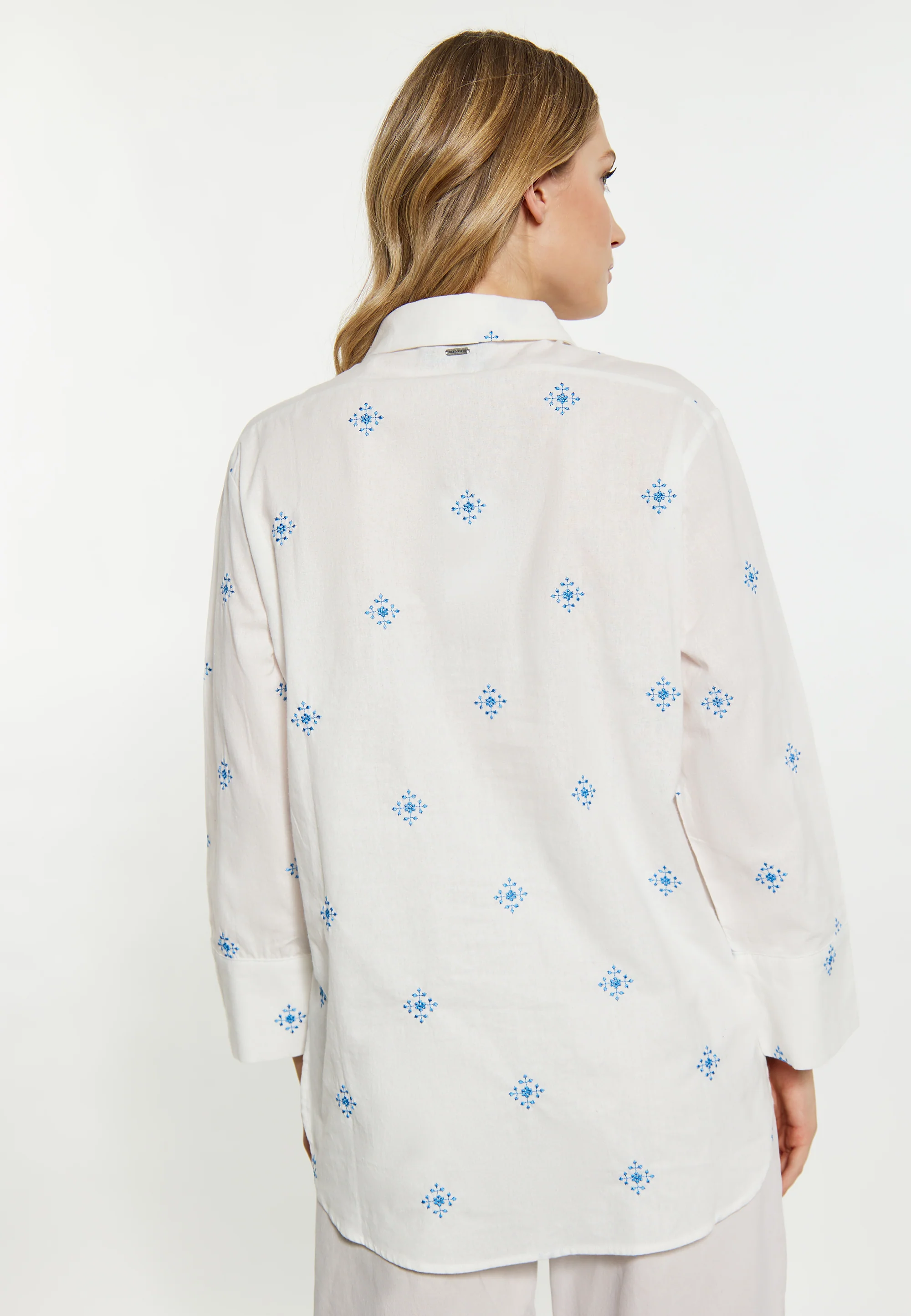 DreiMaster Vintage Women's Blouse - Image 4