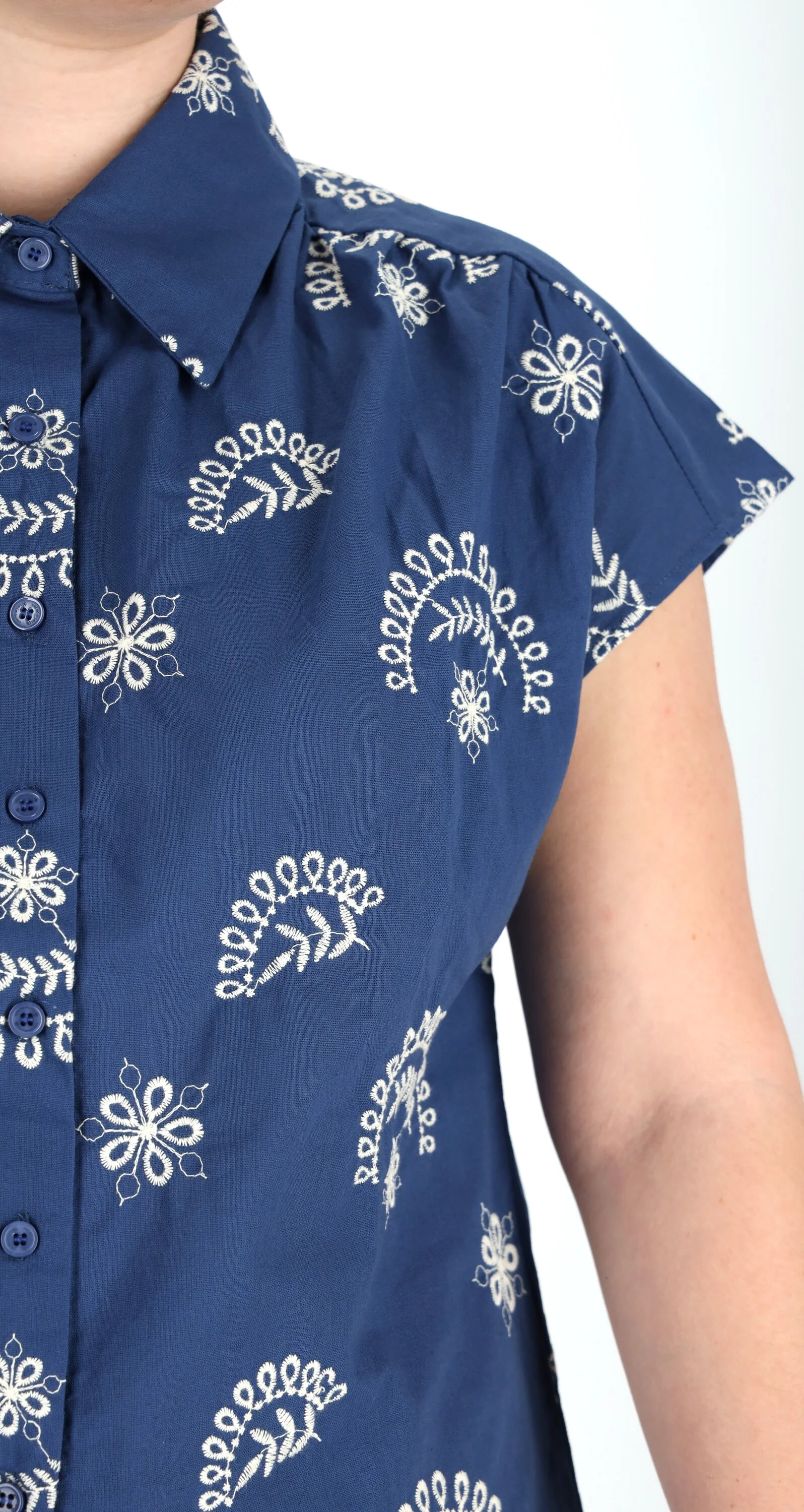 DreiMaster Vintage Women's Blouse - Image 3