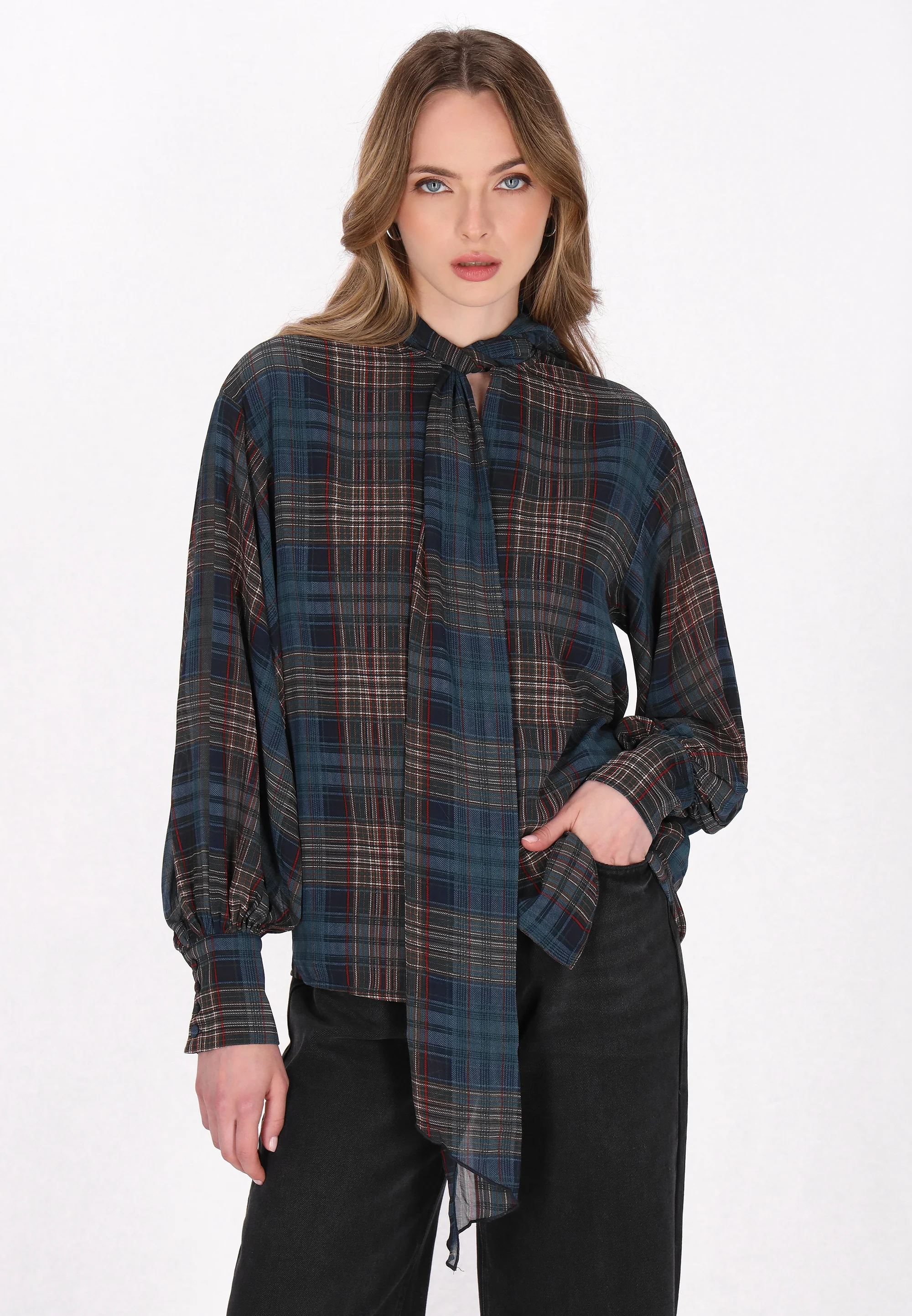 DreiMaster Vintage Women's Shirt - Image 3