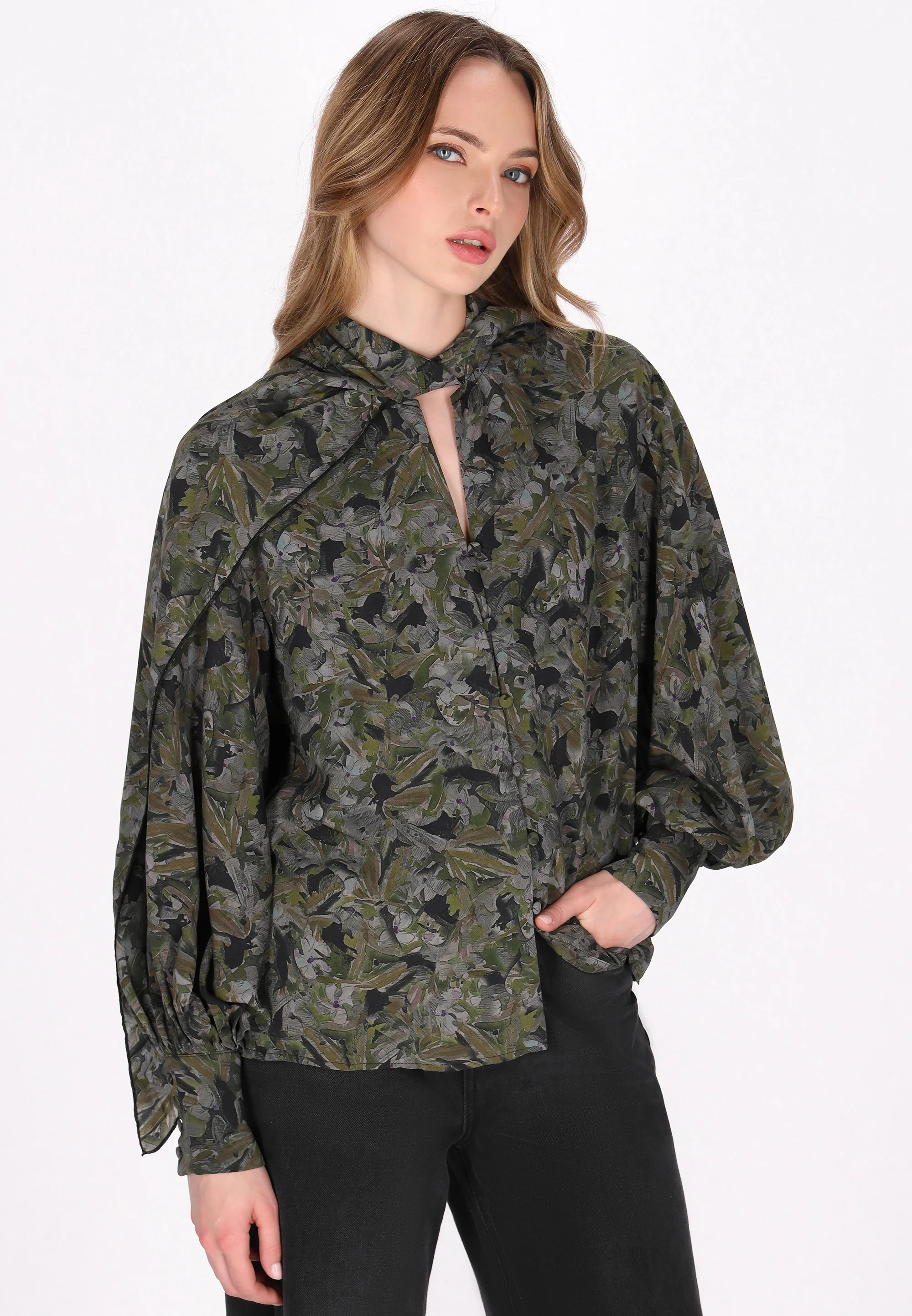 DreiMaster Vintage Women's Shirt - Image 3
