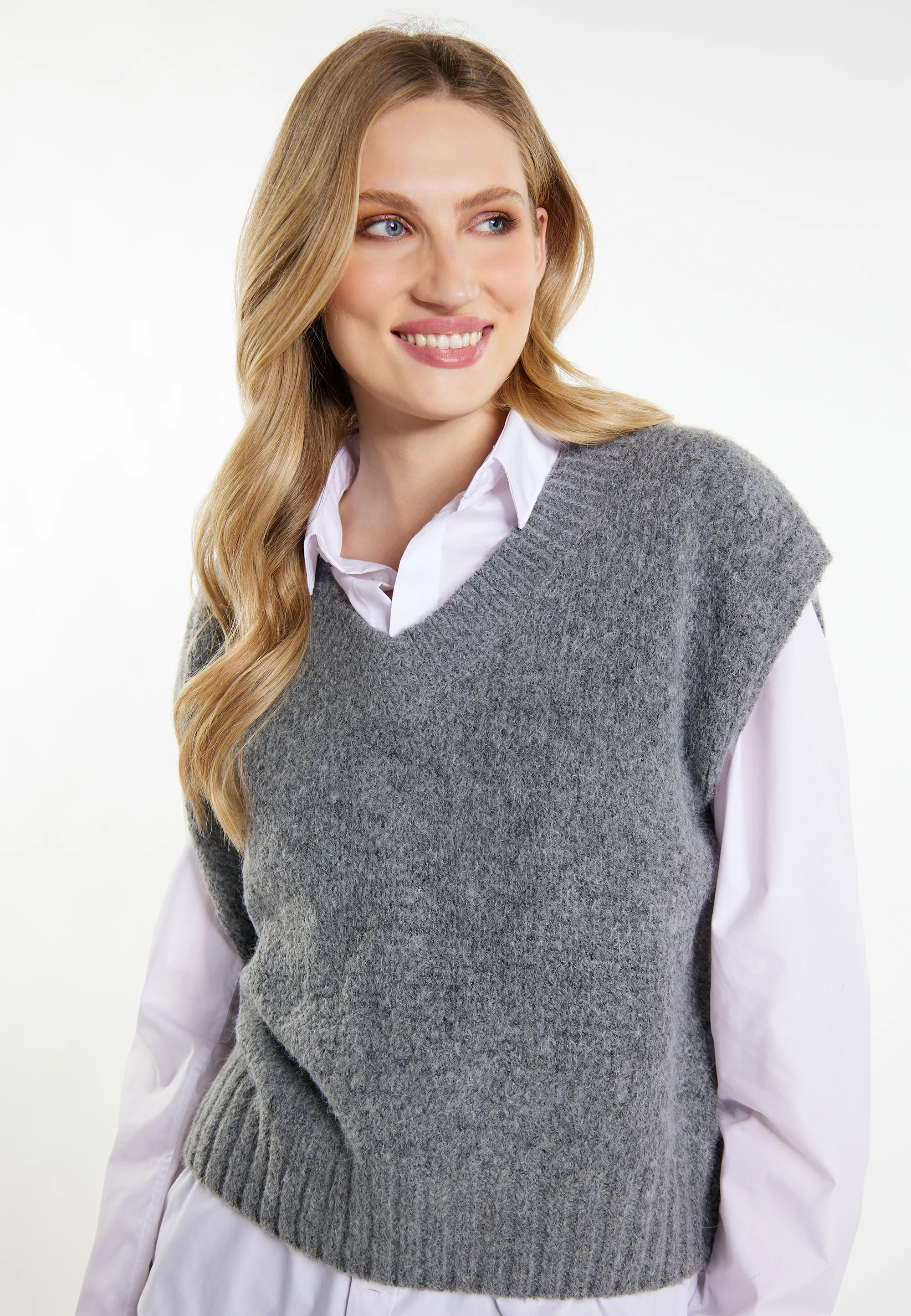 DreiMaster Vintage Women's Sweater Vest - Image 10