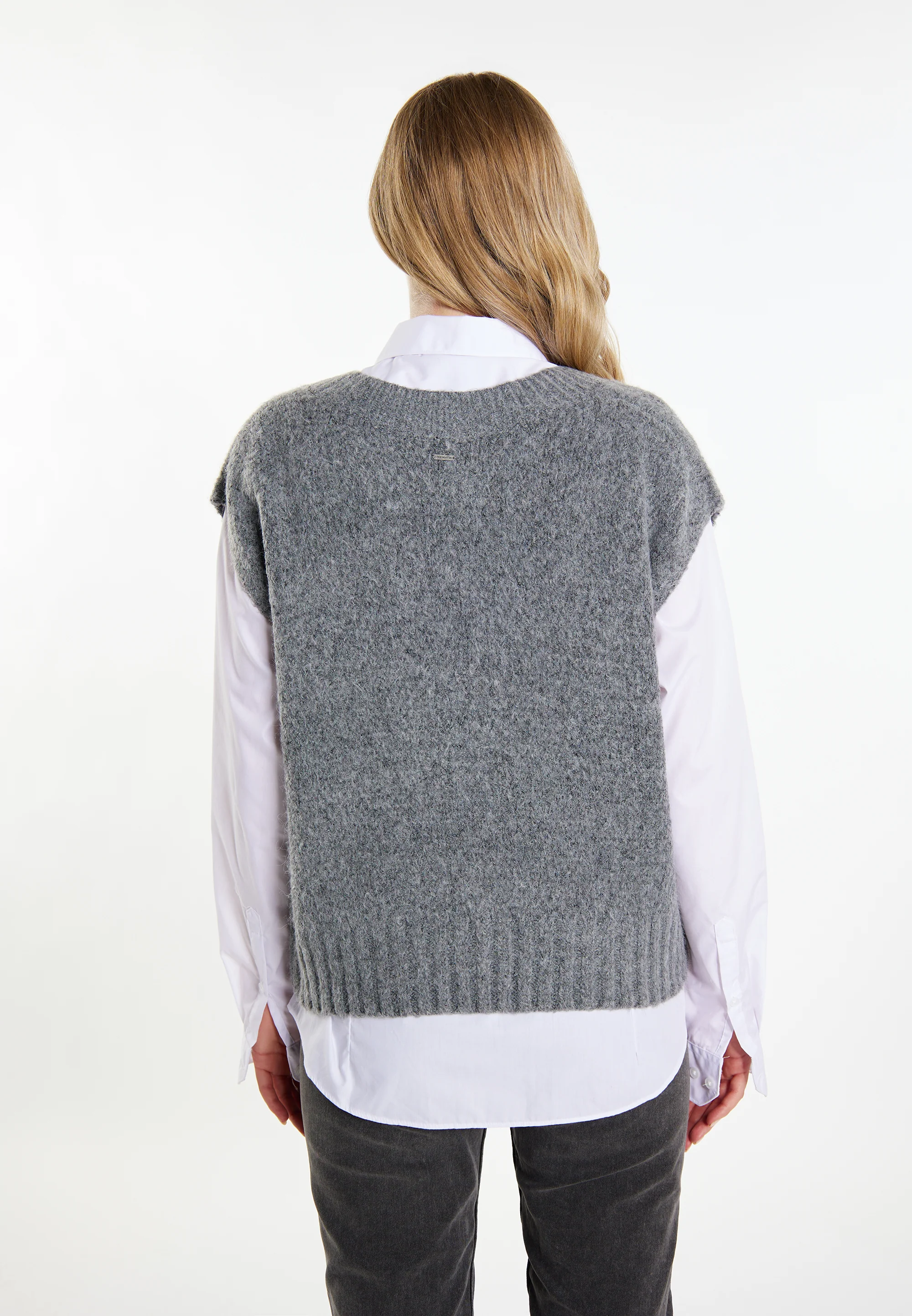 DreiMaster Vintage Women's Sweater Vest - Image 9
